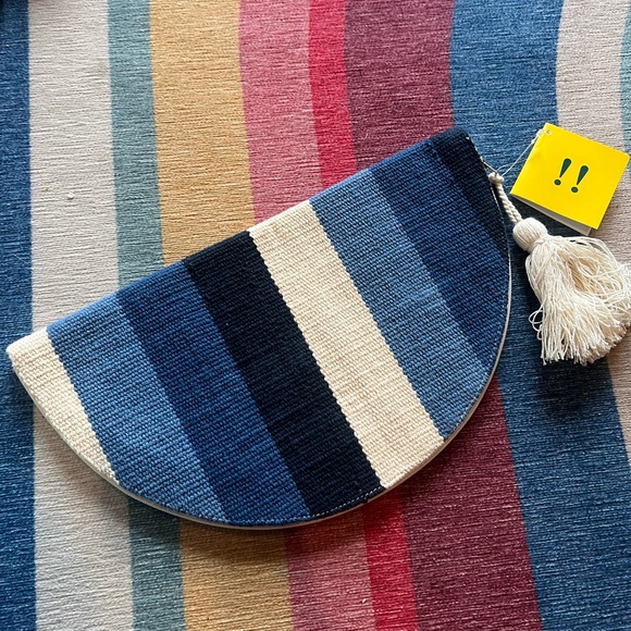 ROLLER RABBIT Blue Shades Woven Rainbow Clutch NWT’s - Picture 2 of 6